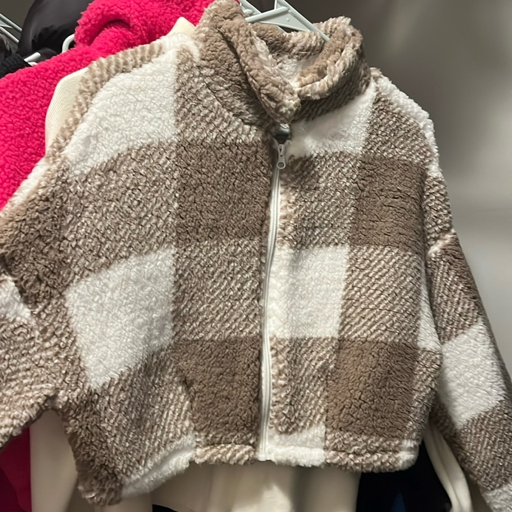 Plaid cropped jacket.